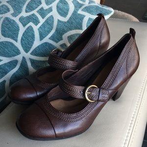 Leather shoes Nurture